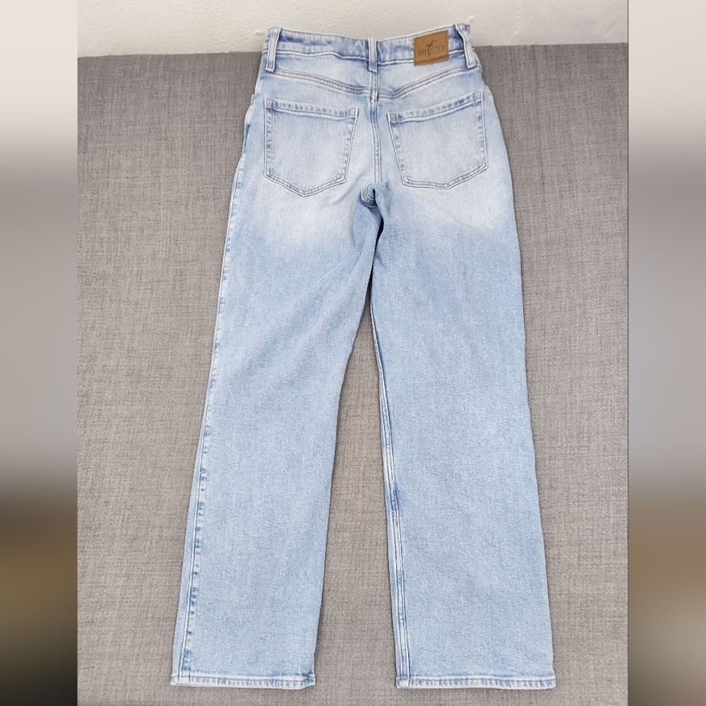 Hollister Ultra High-Rise Dad Light Wash Distressed Style Jeans 27R - Picture 4 of 11